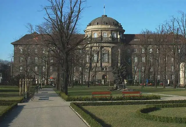 Polonya